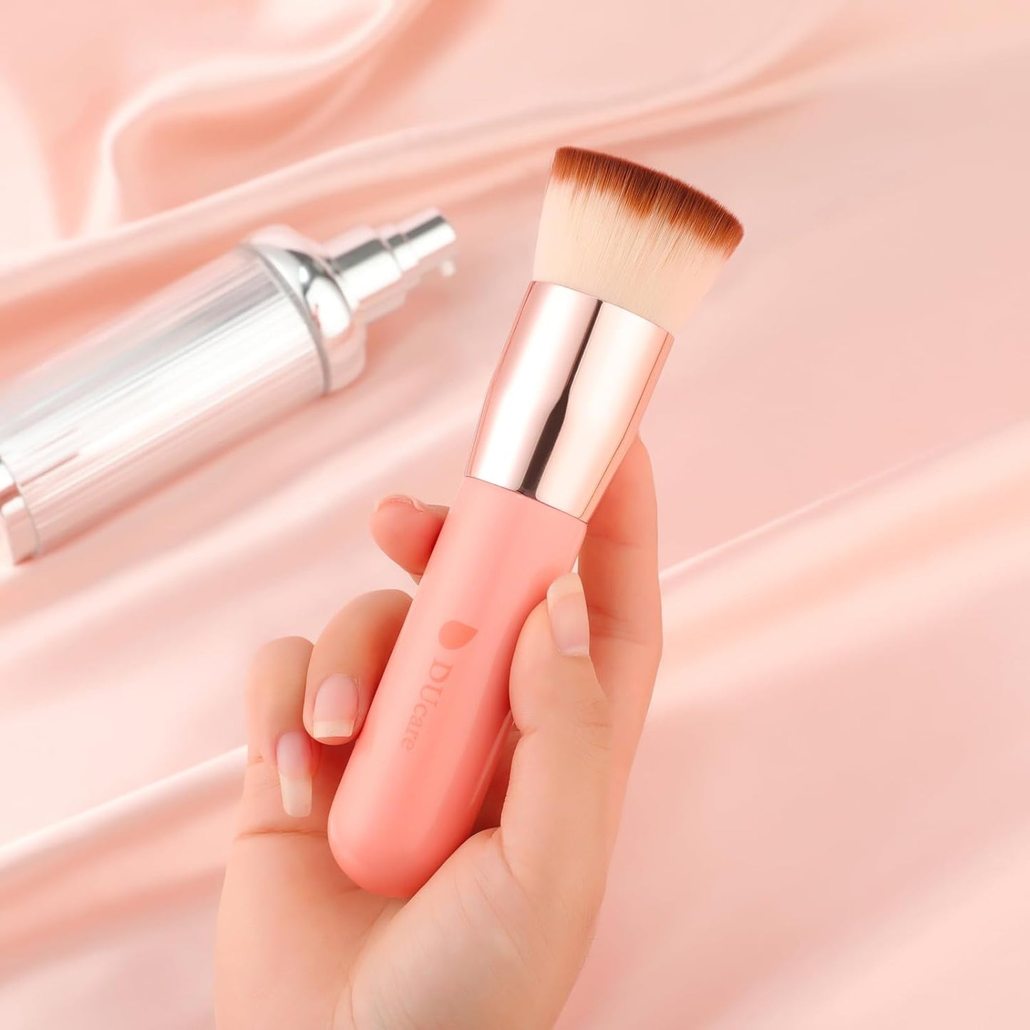 Self Tanner Brush Kabuki Foundation Brush for Liquid Makeup Flat Top Professional Stick Buffing Blending Mineral Powder Large Makeup Face Brush, Pink